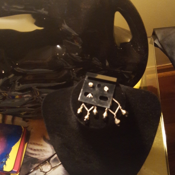 Vintage Sterling Silver Onyx Earrings - Picture 3 of 7